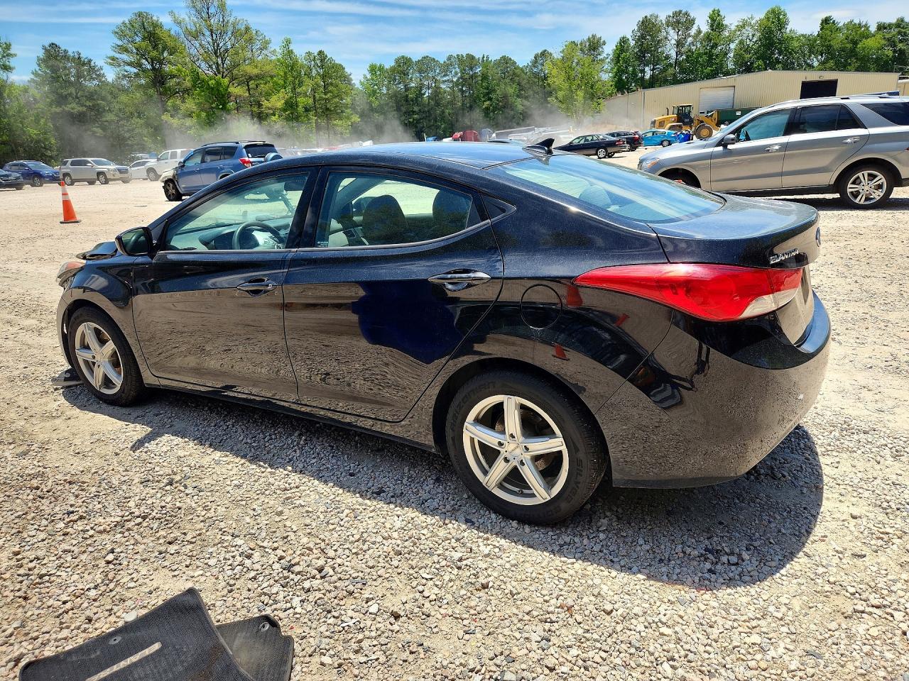 2013 HYUNDAI ELANTRA