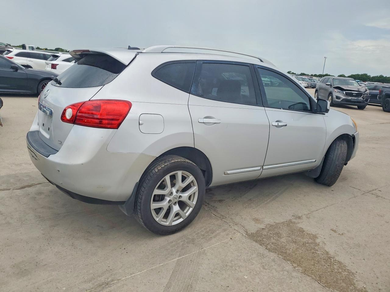2013 NISSAN ROGUE