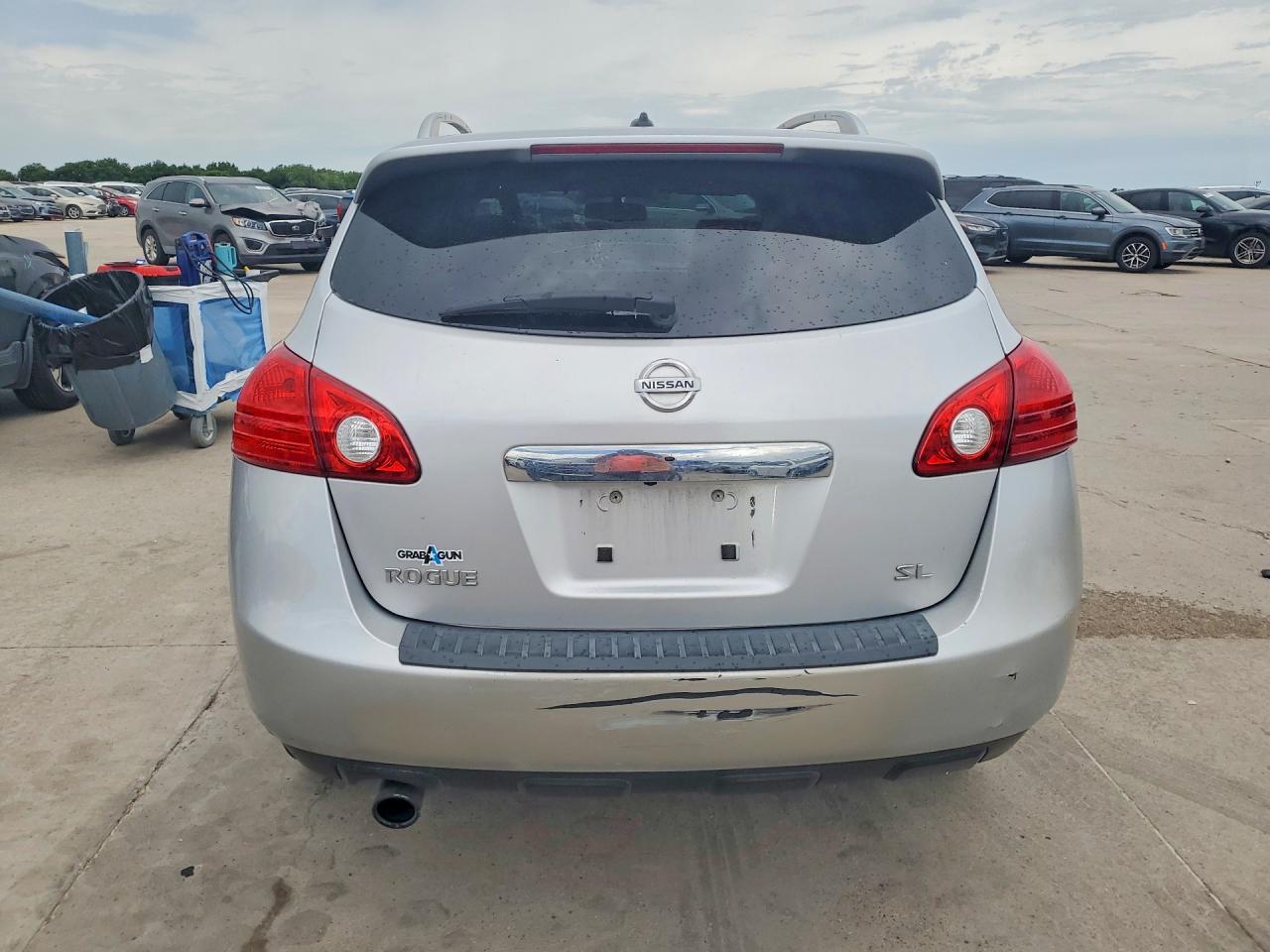 2013 NISSAN ROGUE