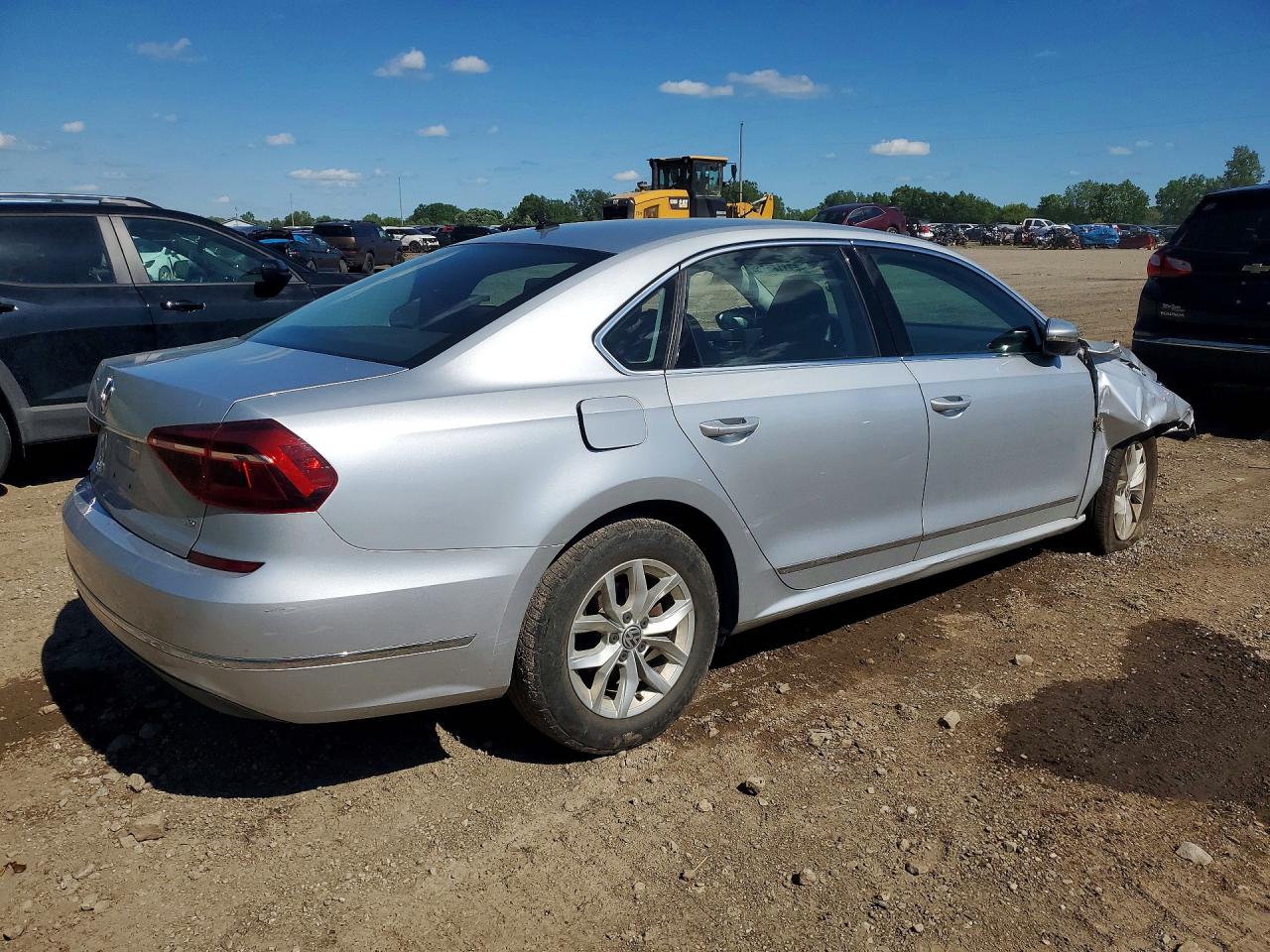 2017 VOLKSWAGEN PASSAT