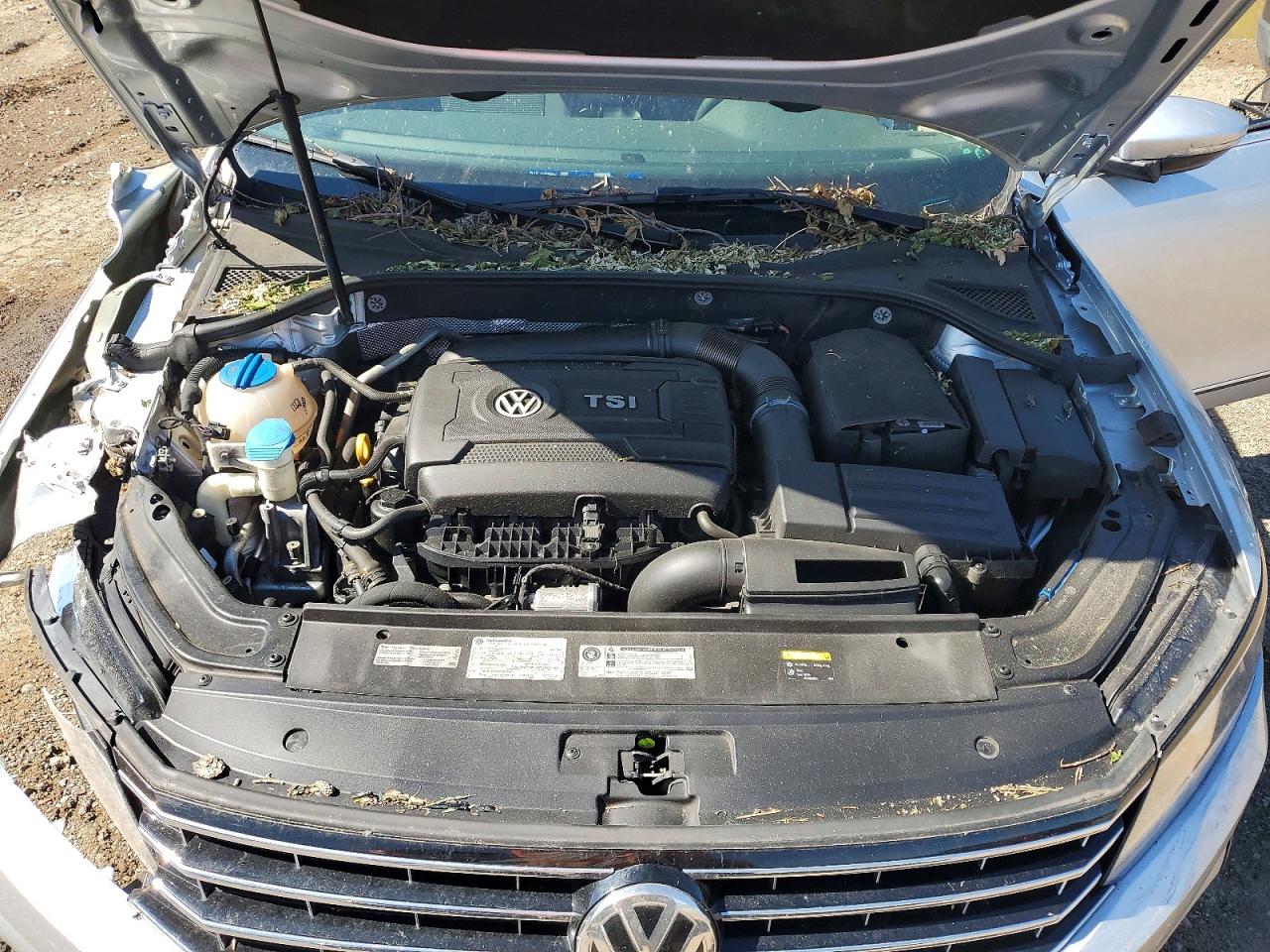 2017 VOLKSWAGEN PASSAT