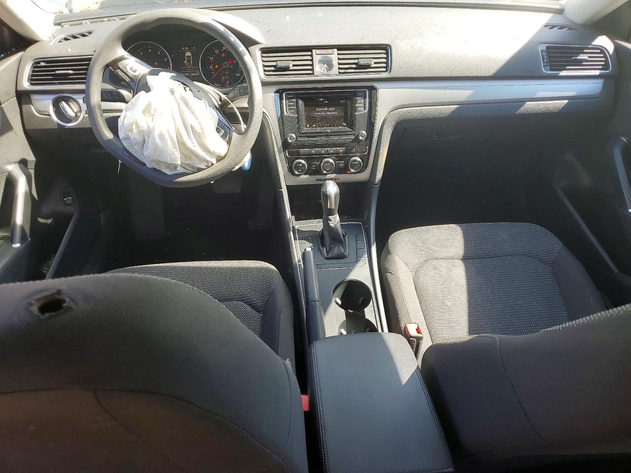 2017 VOLKSWAGEN PASSAT