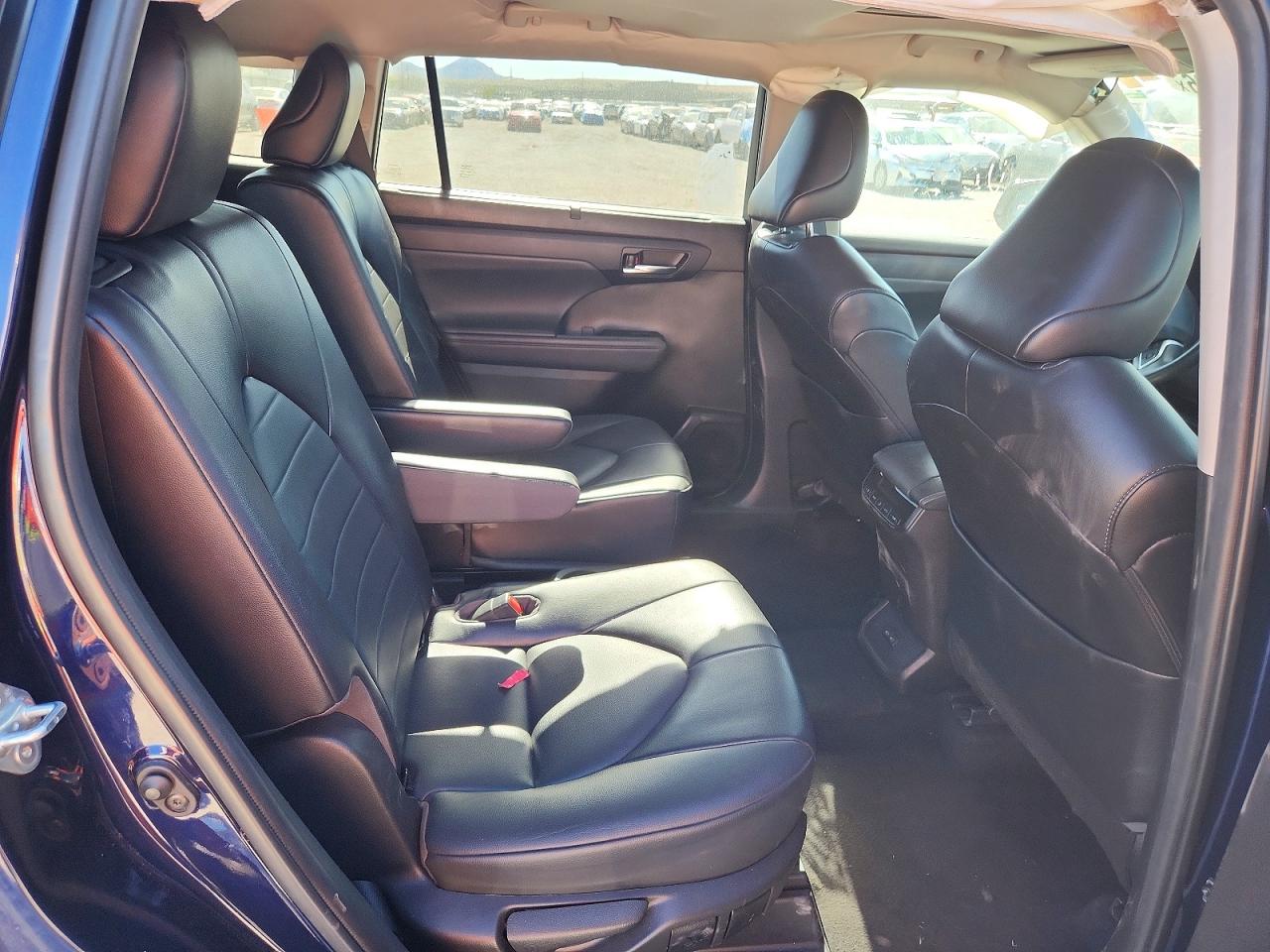 2022 TOYOTA HIGHLANDER