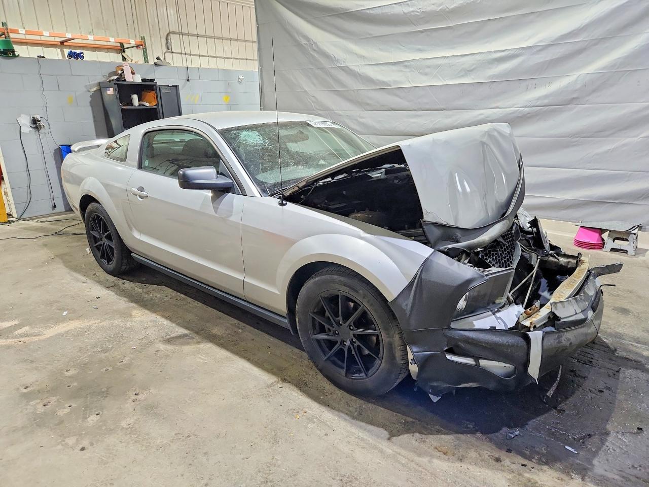 2005 FORD MUSTANG