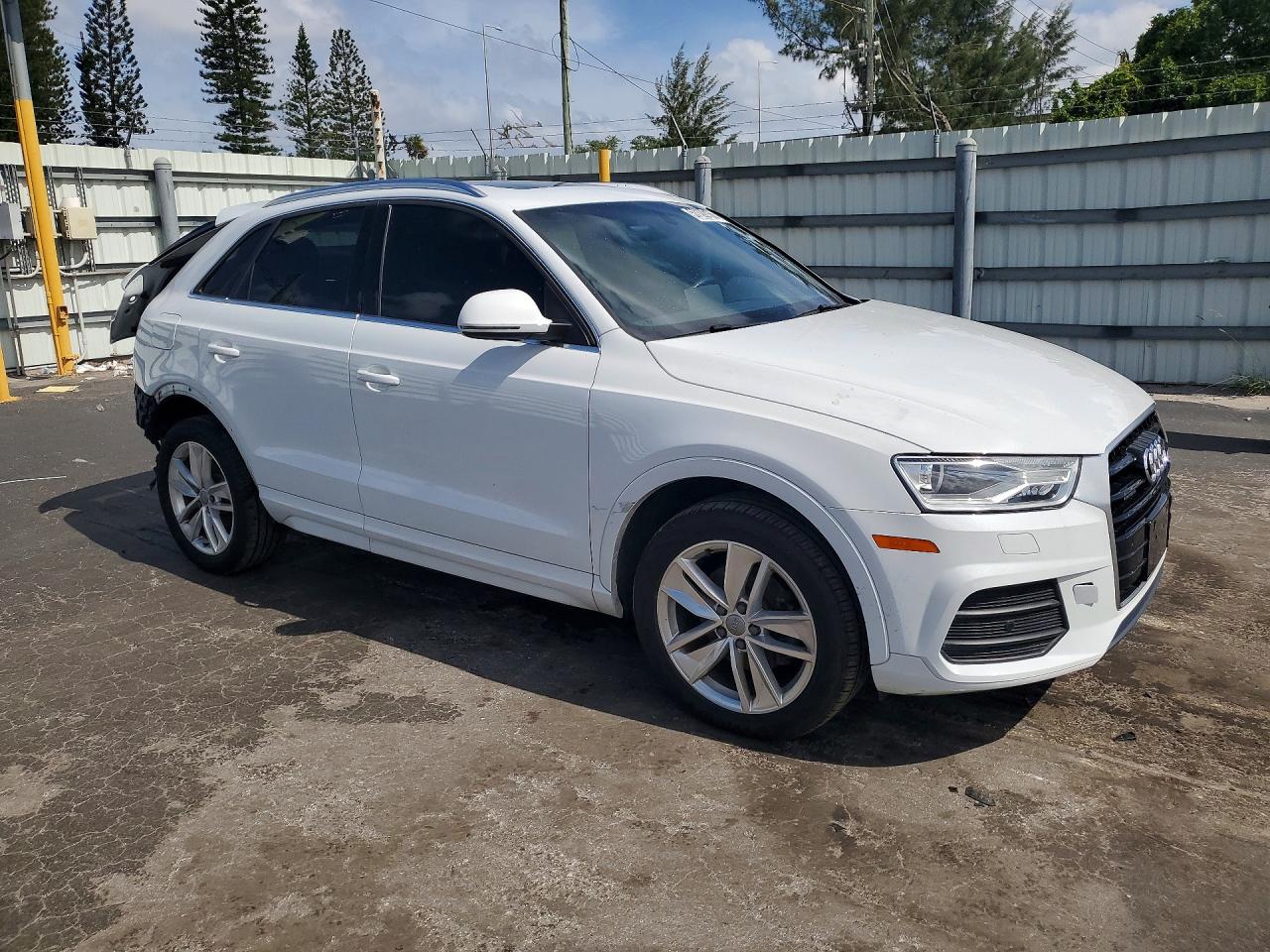 2017 AUDI Q3