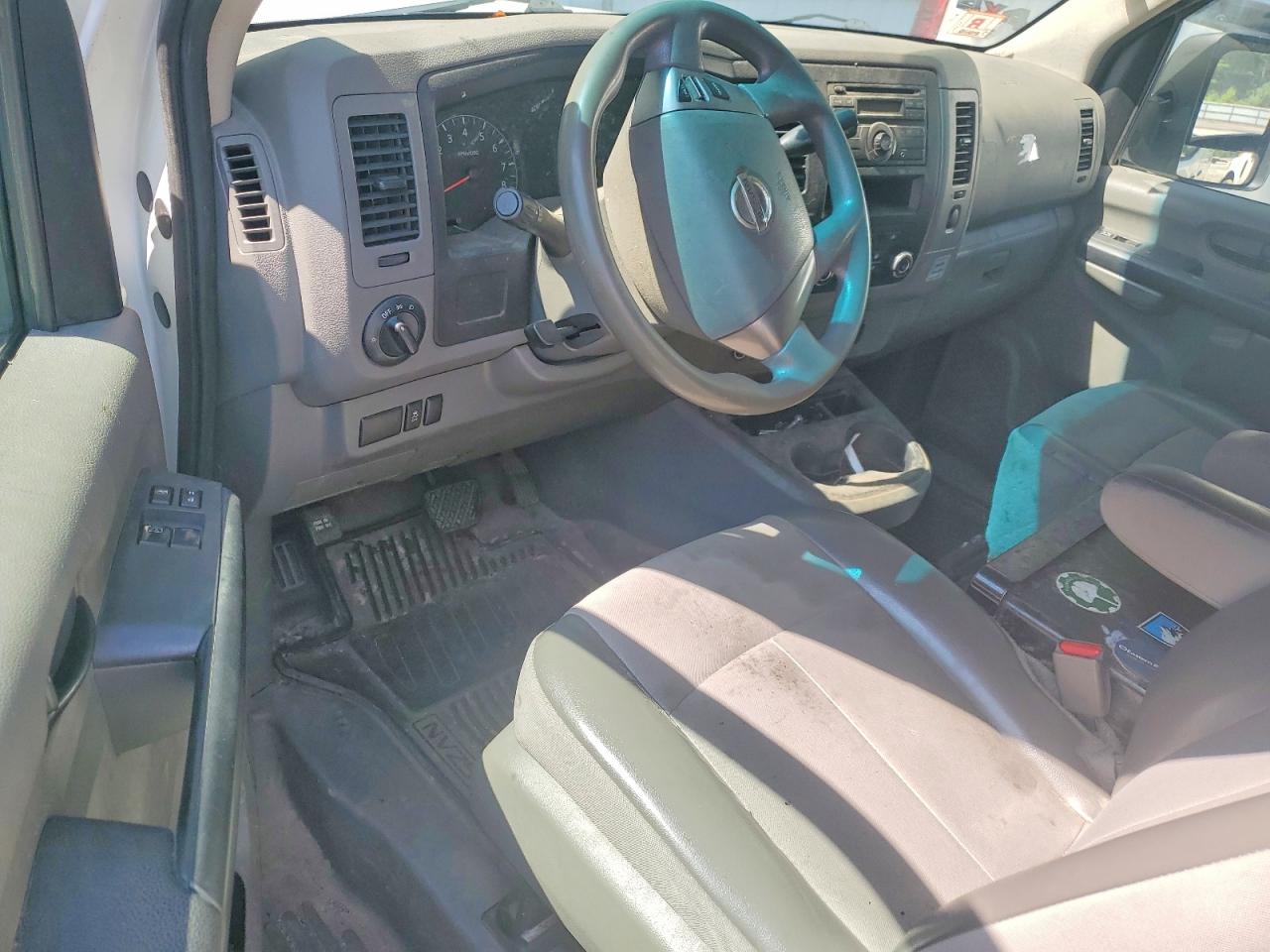 2016 NISSAN NV