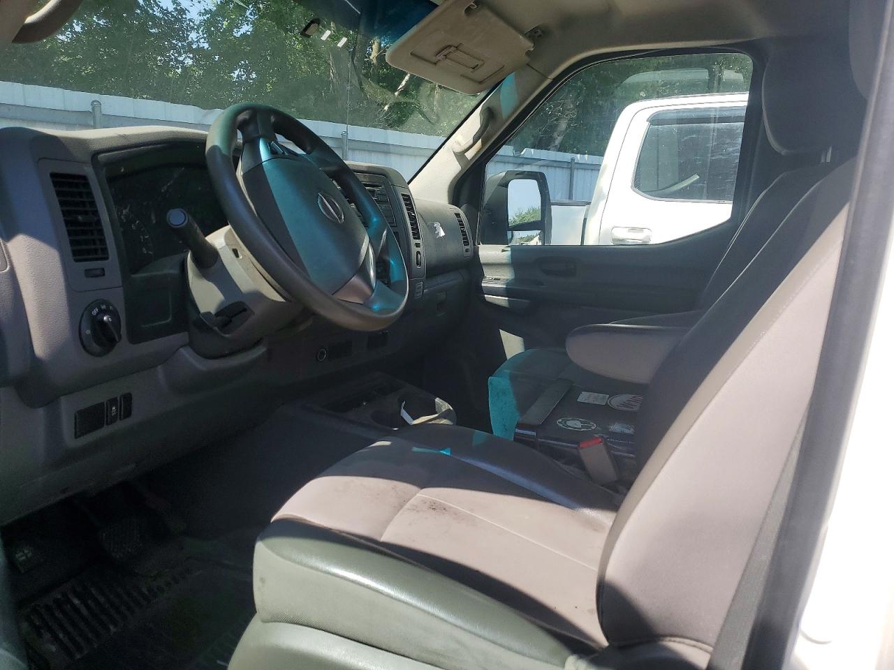 2016 NISSAN NV
