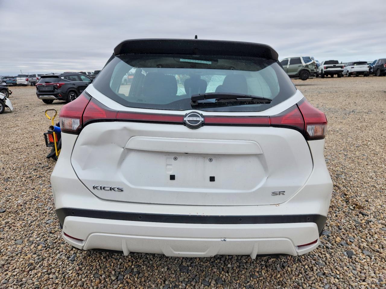 2023 NISSAN KICKS