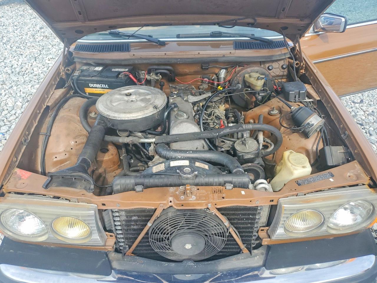 1980 MERCEDES-BENZ 240-CLASS