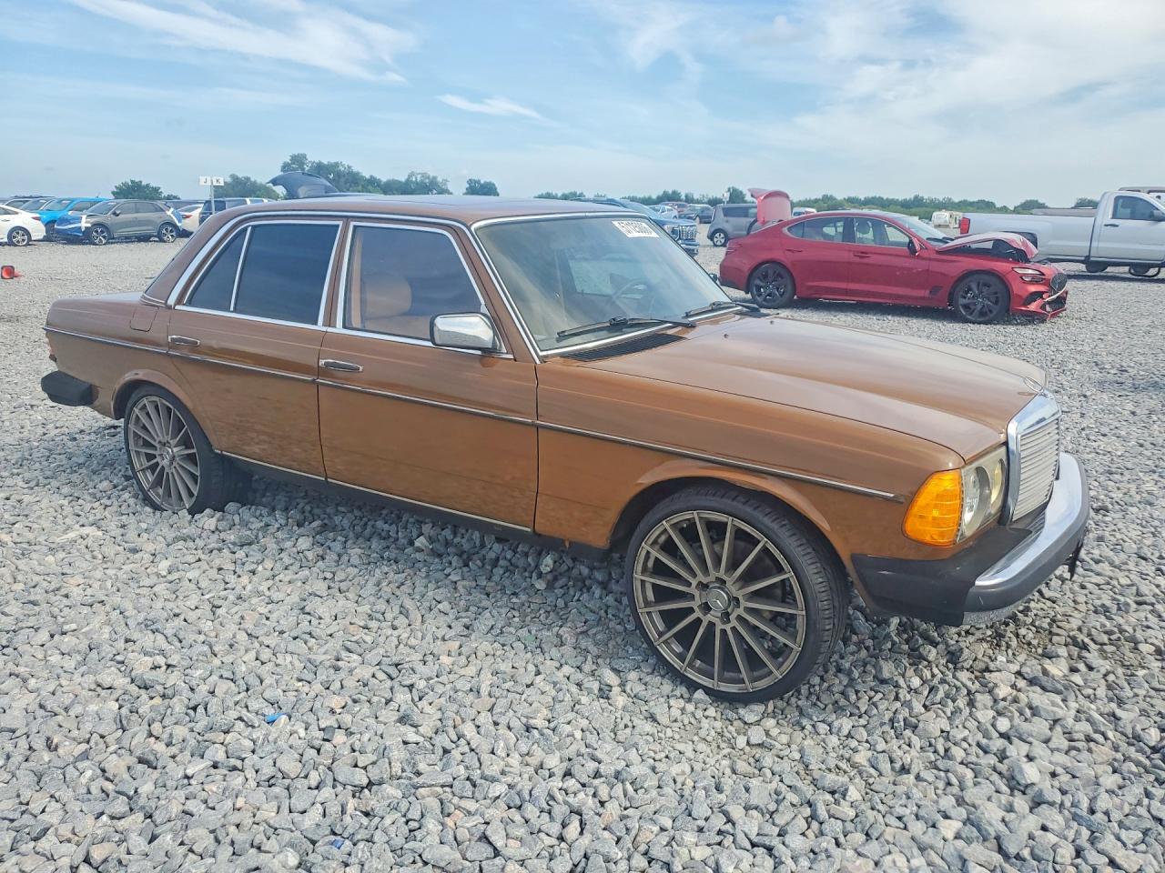 1980 MERCEDES-BENZ 240-CLASS