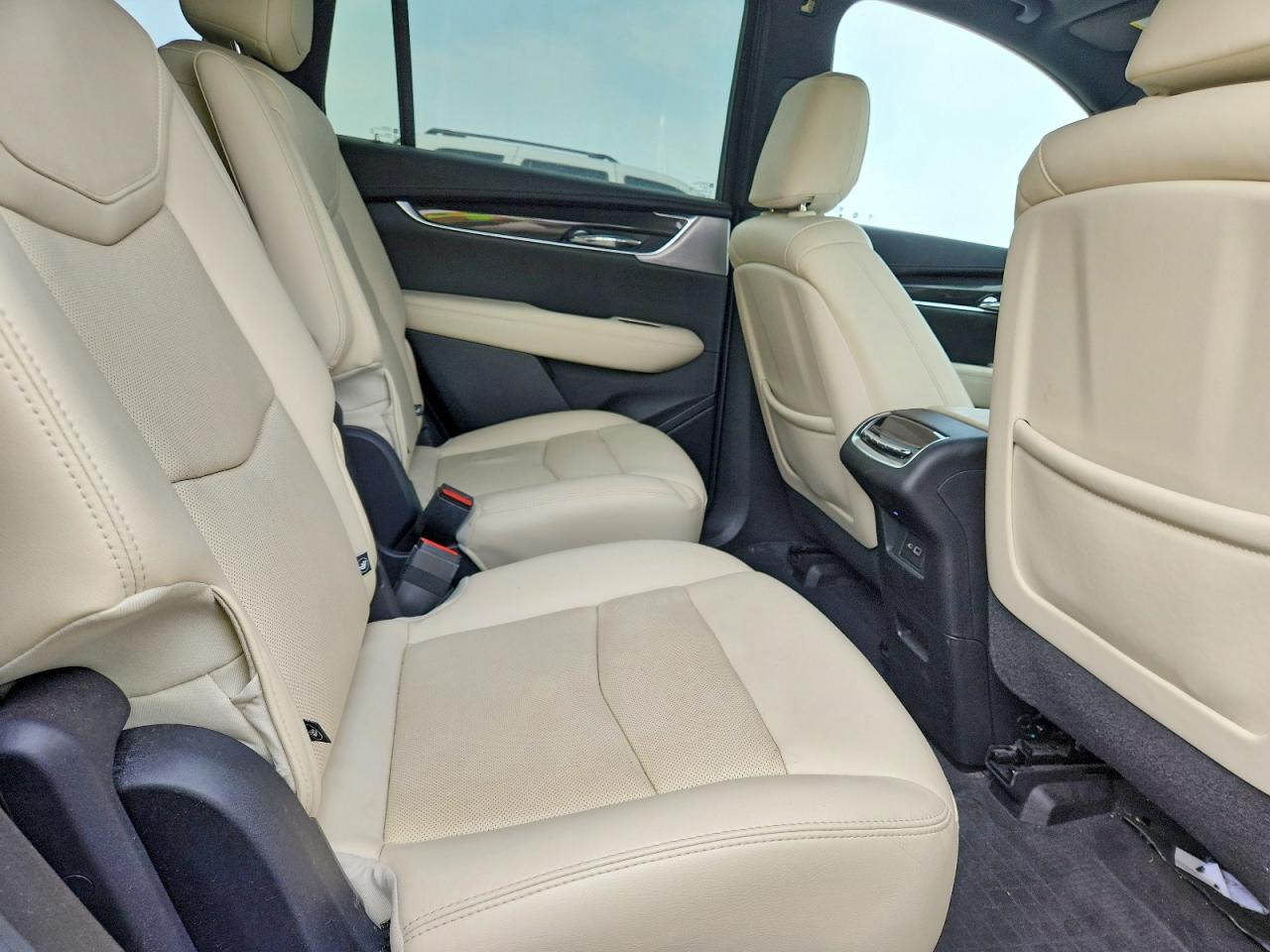 2021 CADILLAC XT6