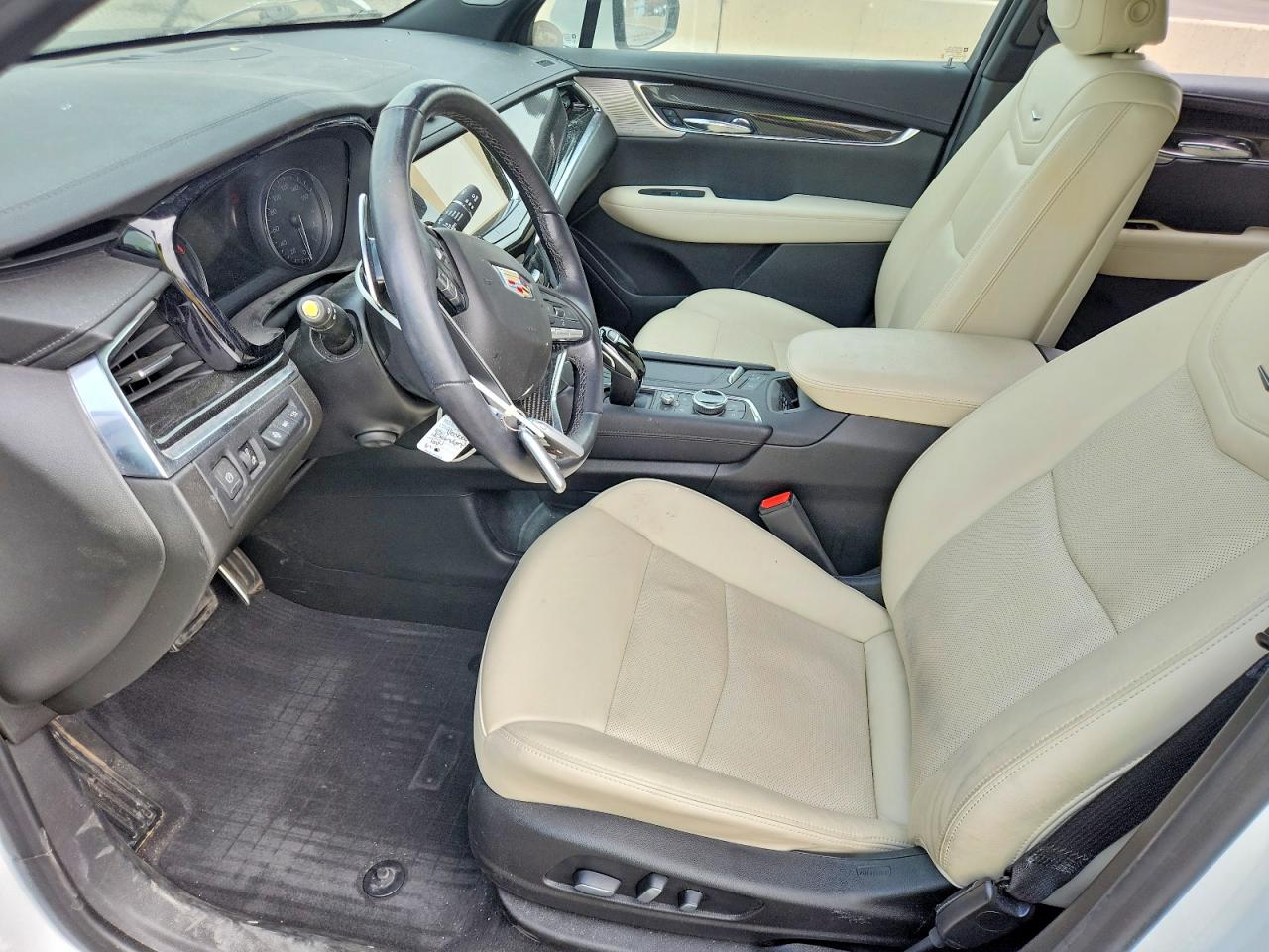 2021 CADILLAC XT6