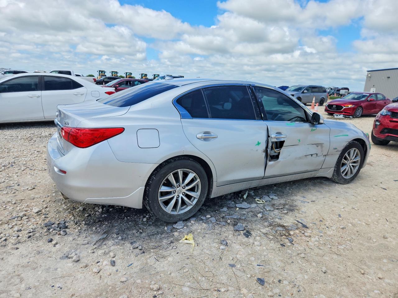 2016 INFINITI Q50 2.0T P