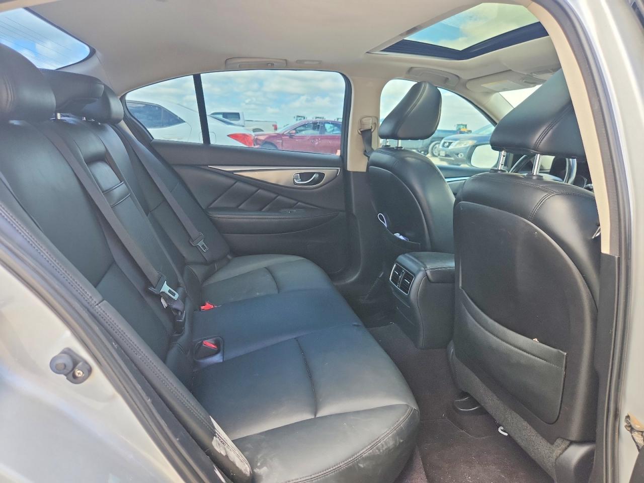 2016 INFINITI Q50 2.0T P