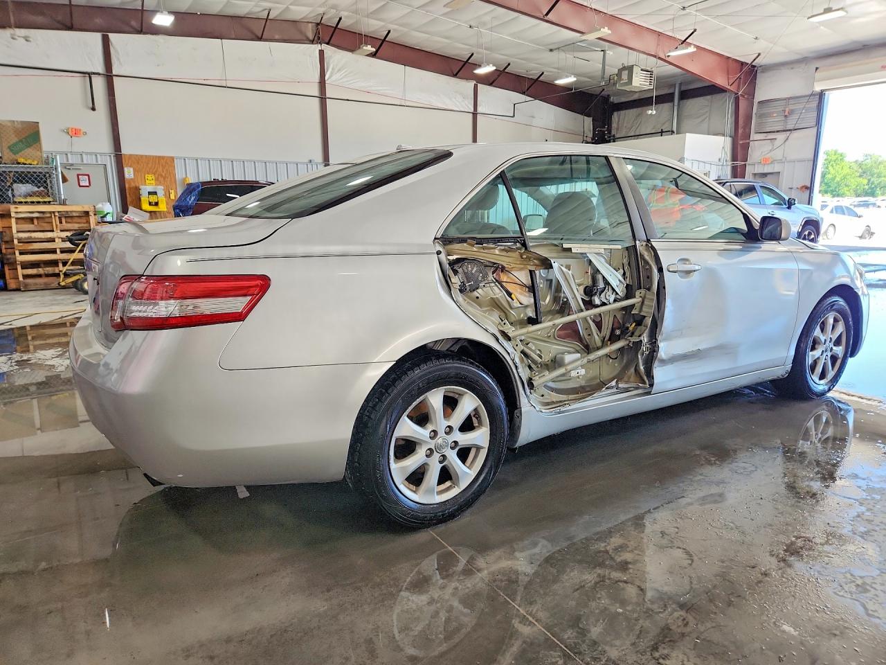 2011 TOYOTA CAMRY