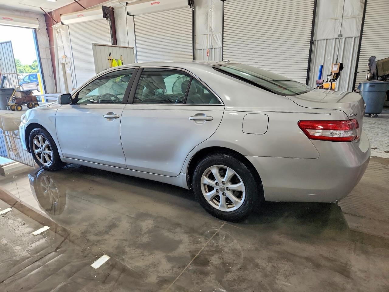 2011 TOYOTA CAMRY