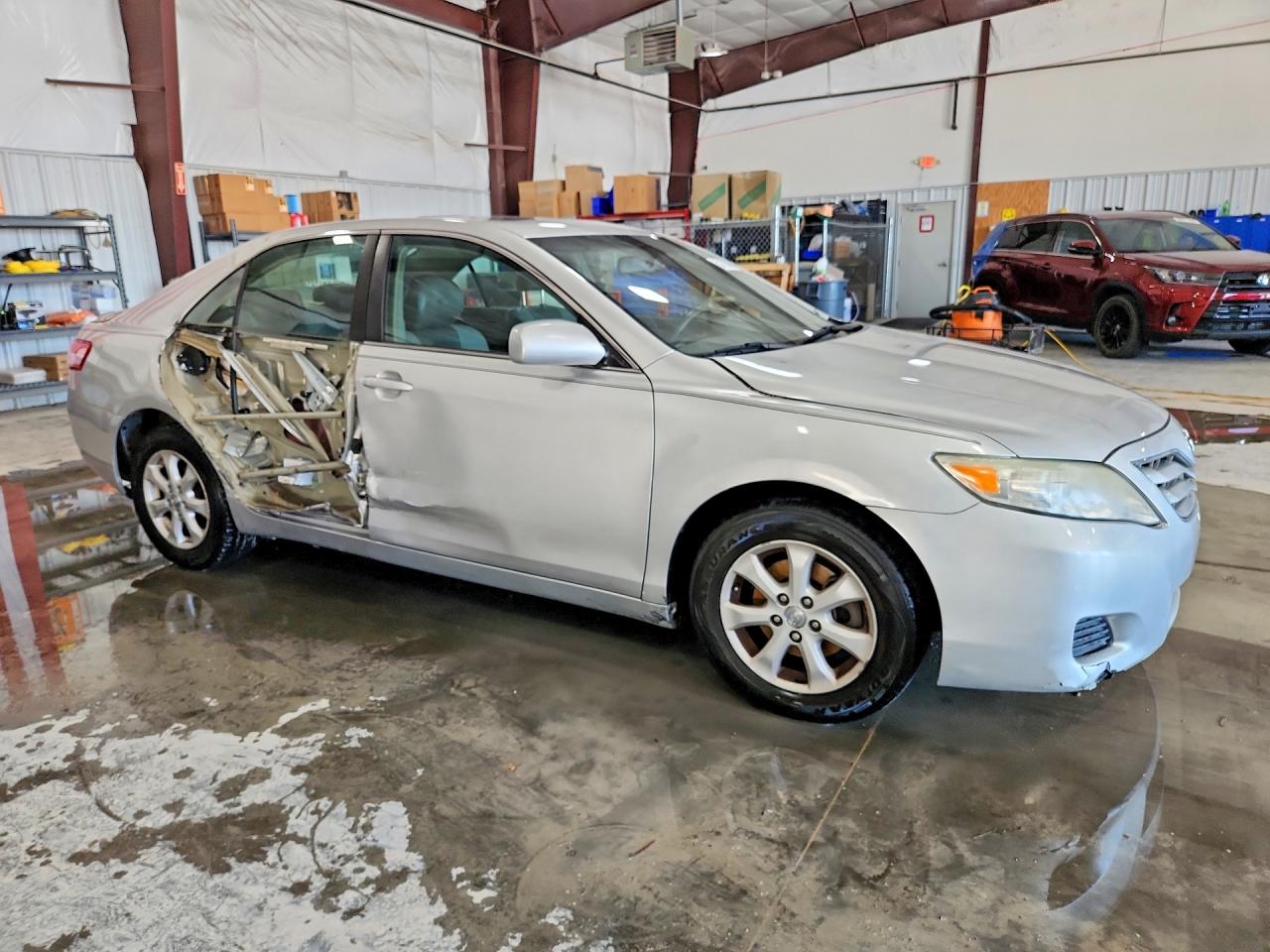 2011 TOYOTA CAMRY