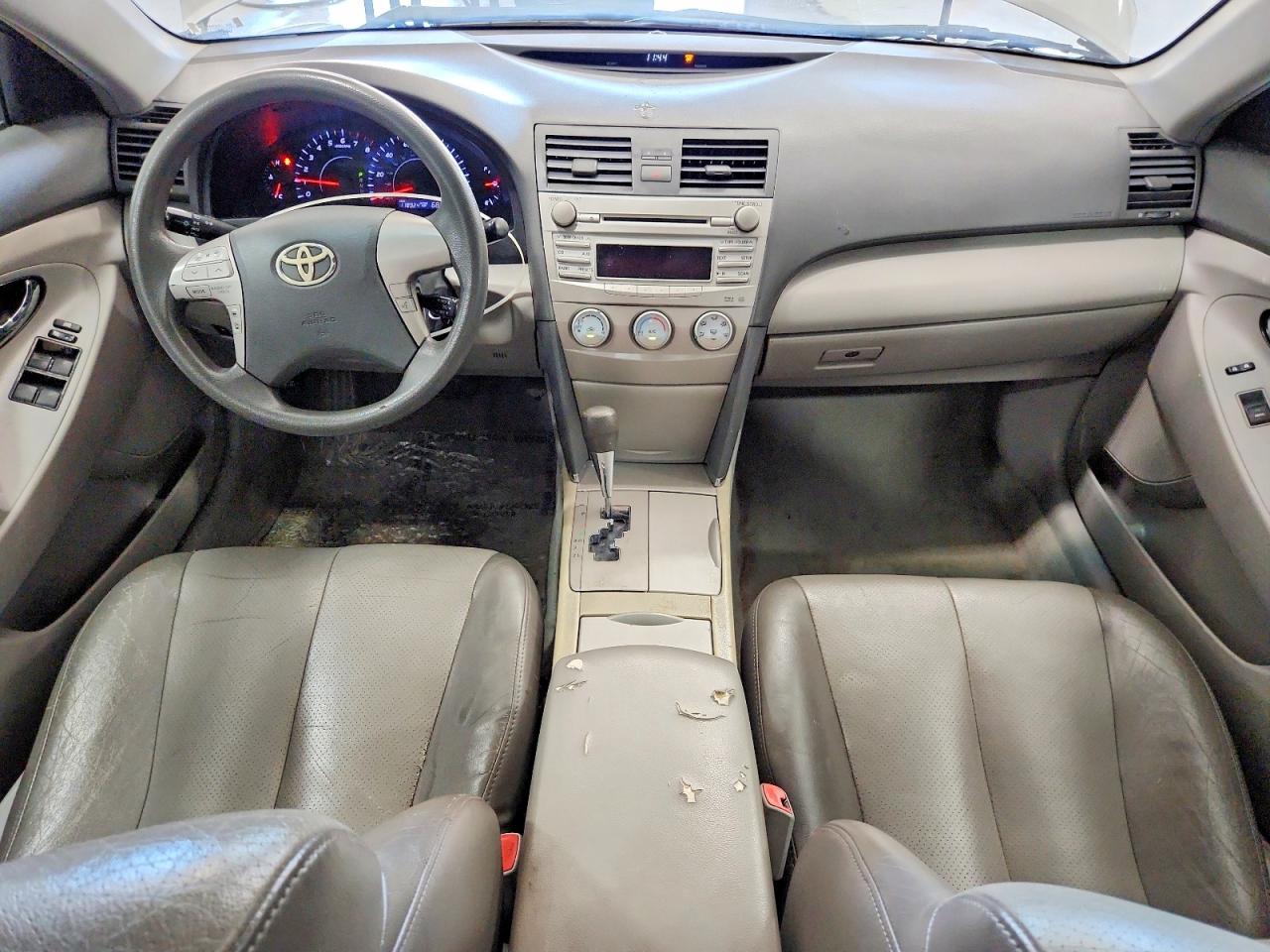 2011 TOYOTA CAMRY
