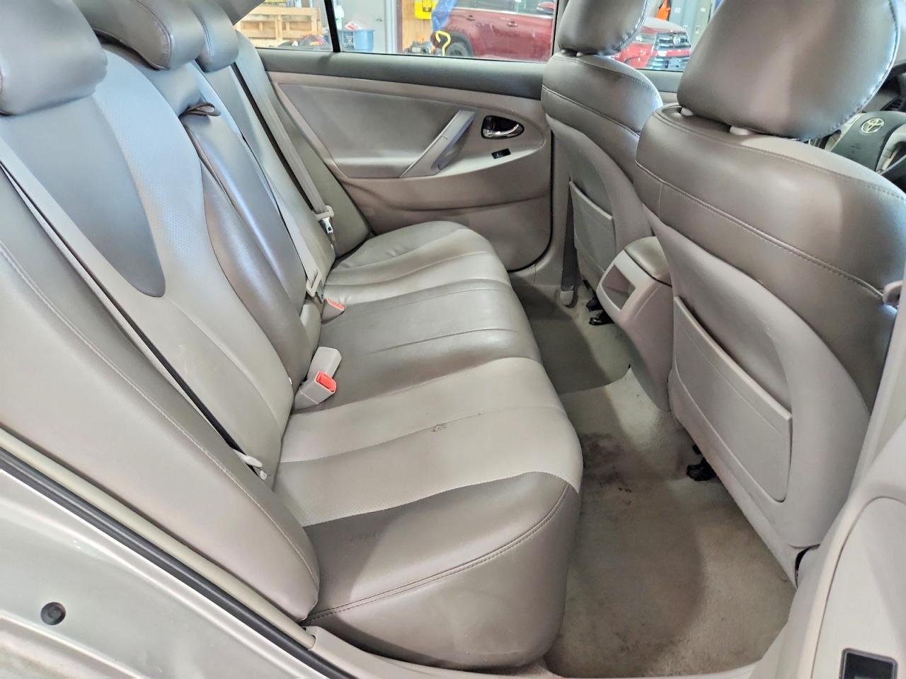 2011 TOYOTA CAMRY