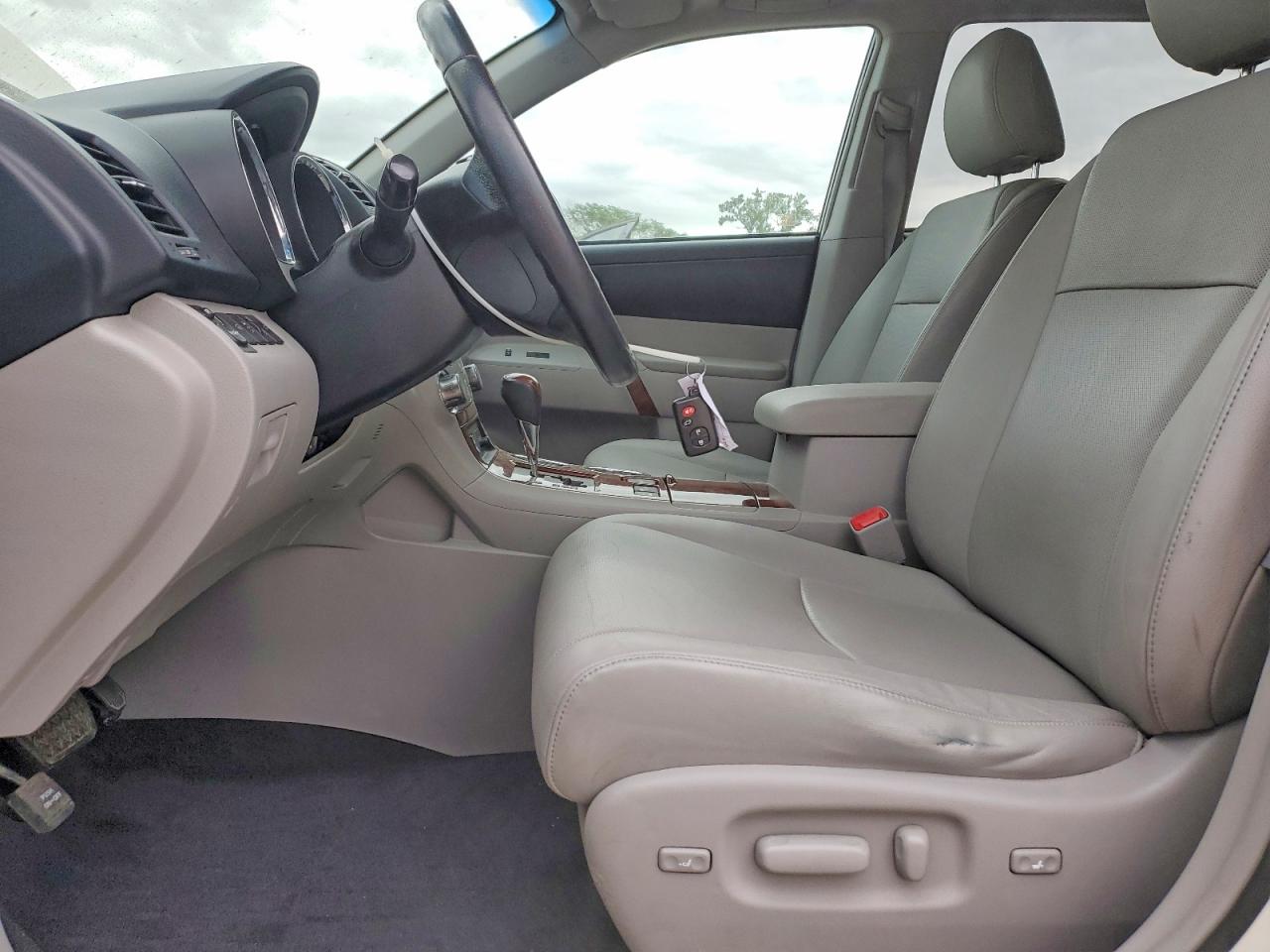 2013 TOYOTA HIGHLANDER