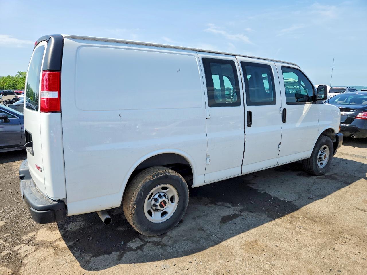 2023 GMC SAVANA