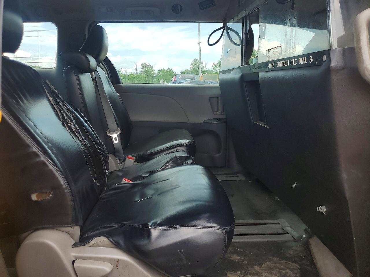 2017 TOYOTA SIENNA