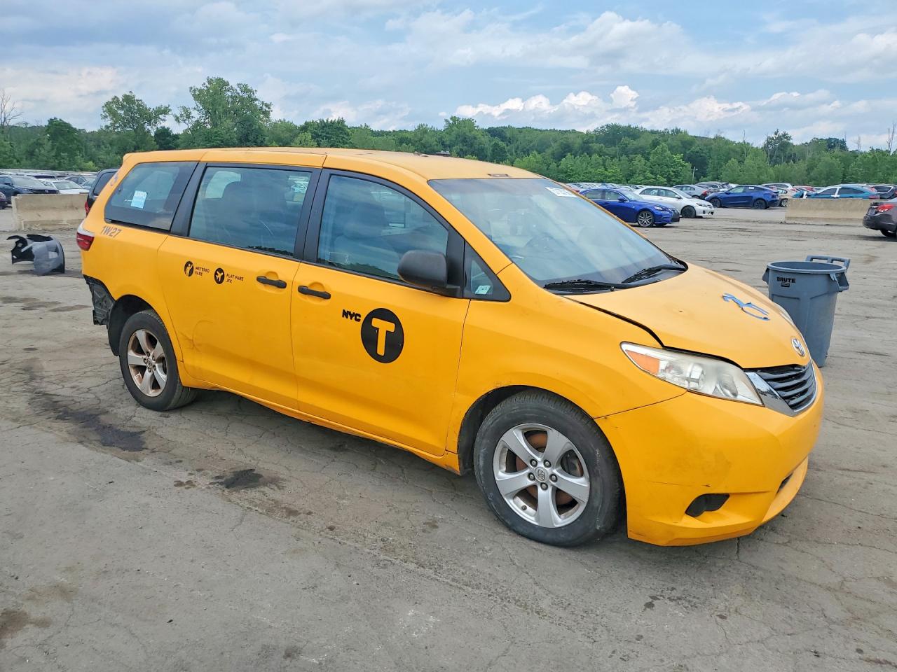 2017 TOYOTA SIENNA