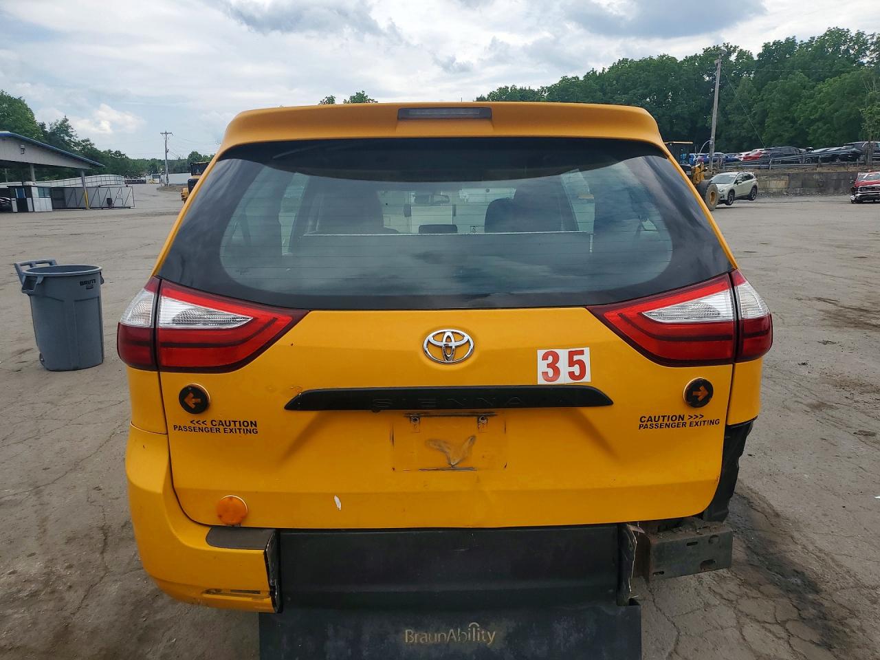 2017 TOYOTA SIENNA