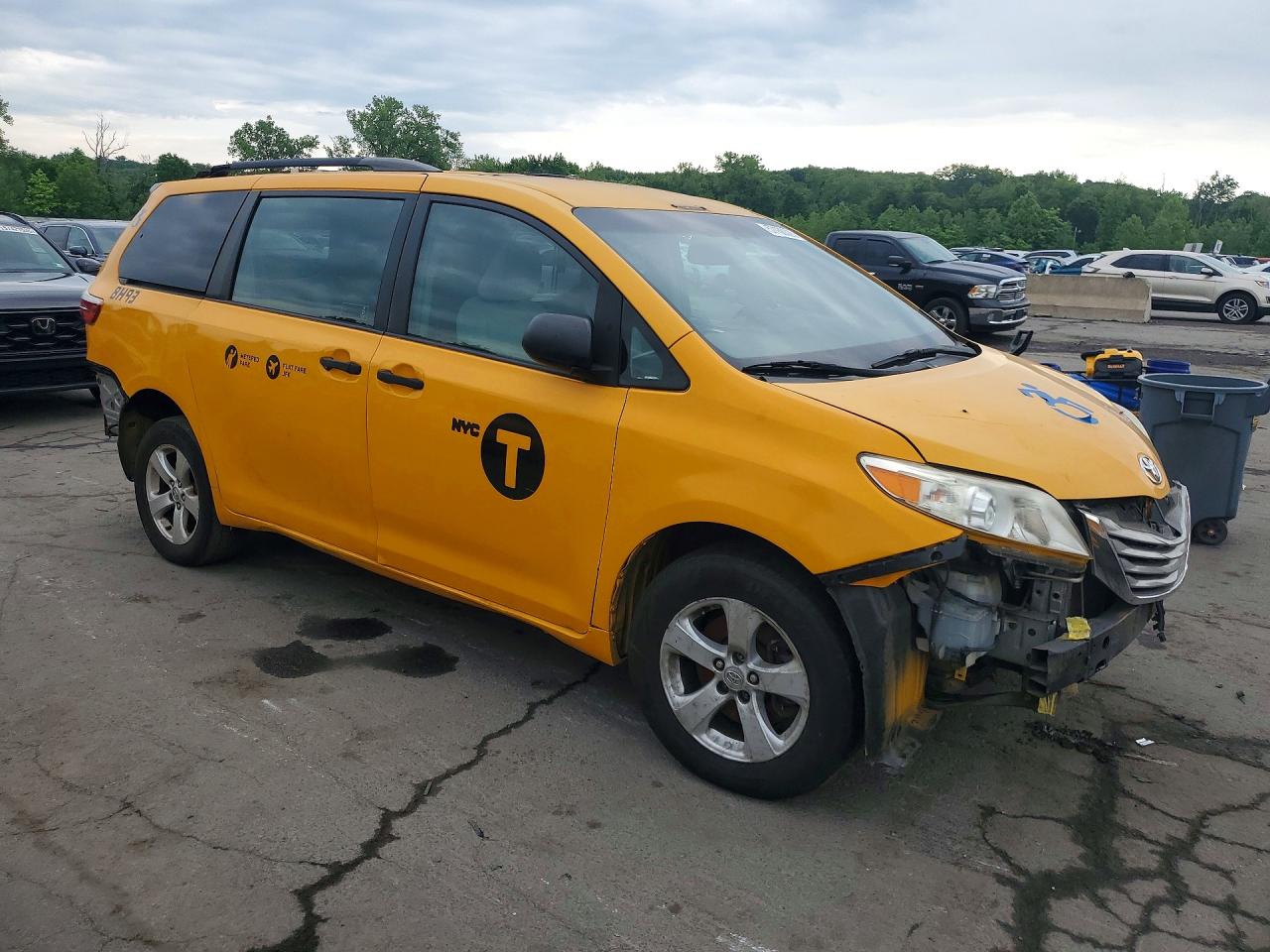 2016 TOYOTA SIENNA