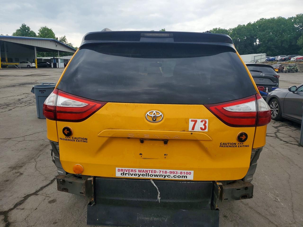 2016 TOYOTA SIENNA