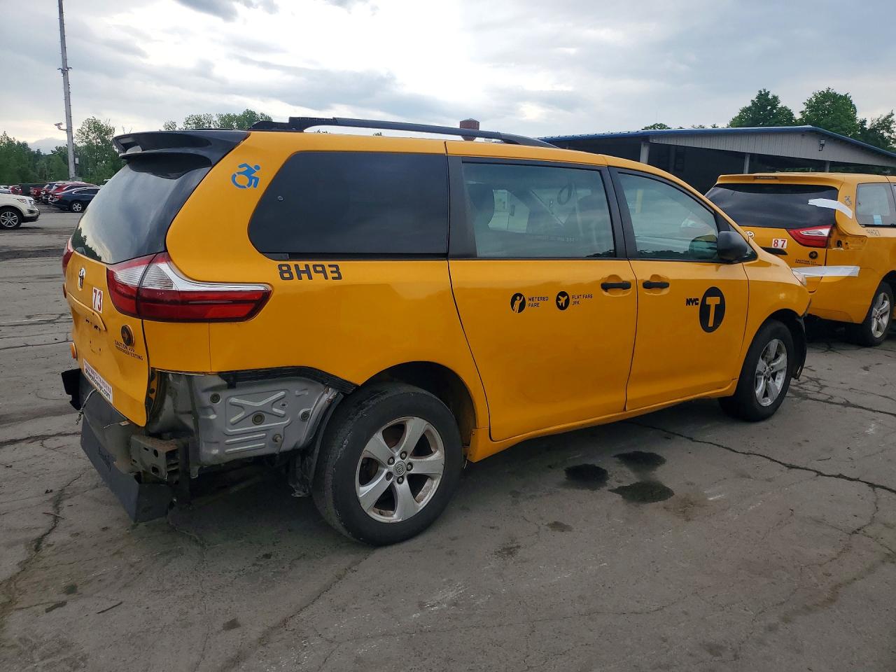 2016 TOYOTA SIENNA