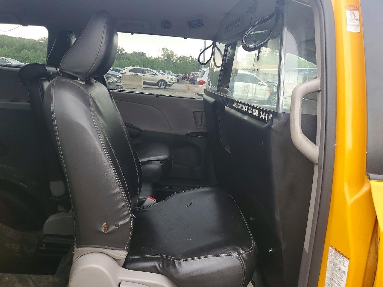 2016 TOYOTA SIENNA