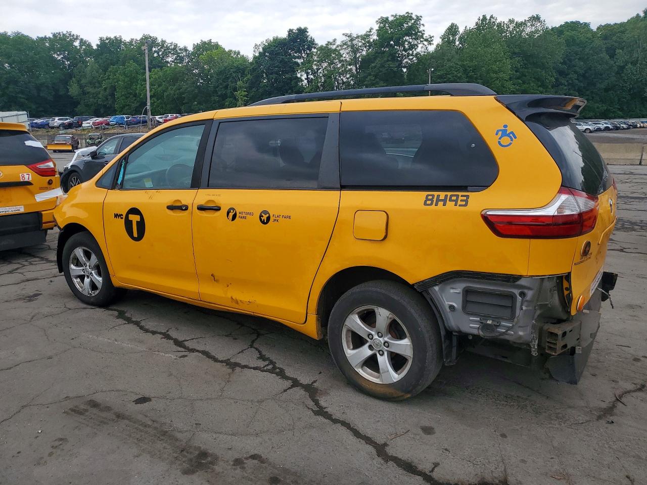 2016 TOYOTA SIENNA