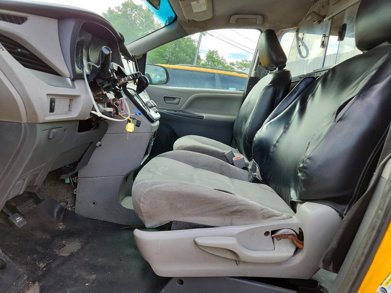 2017 TOYOTA SIENNA