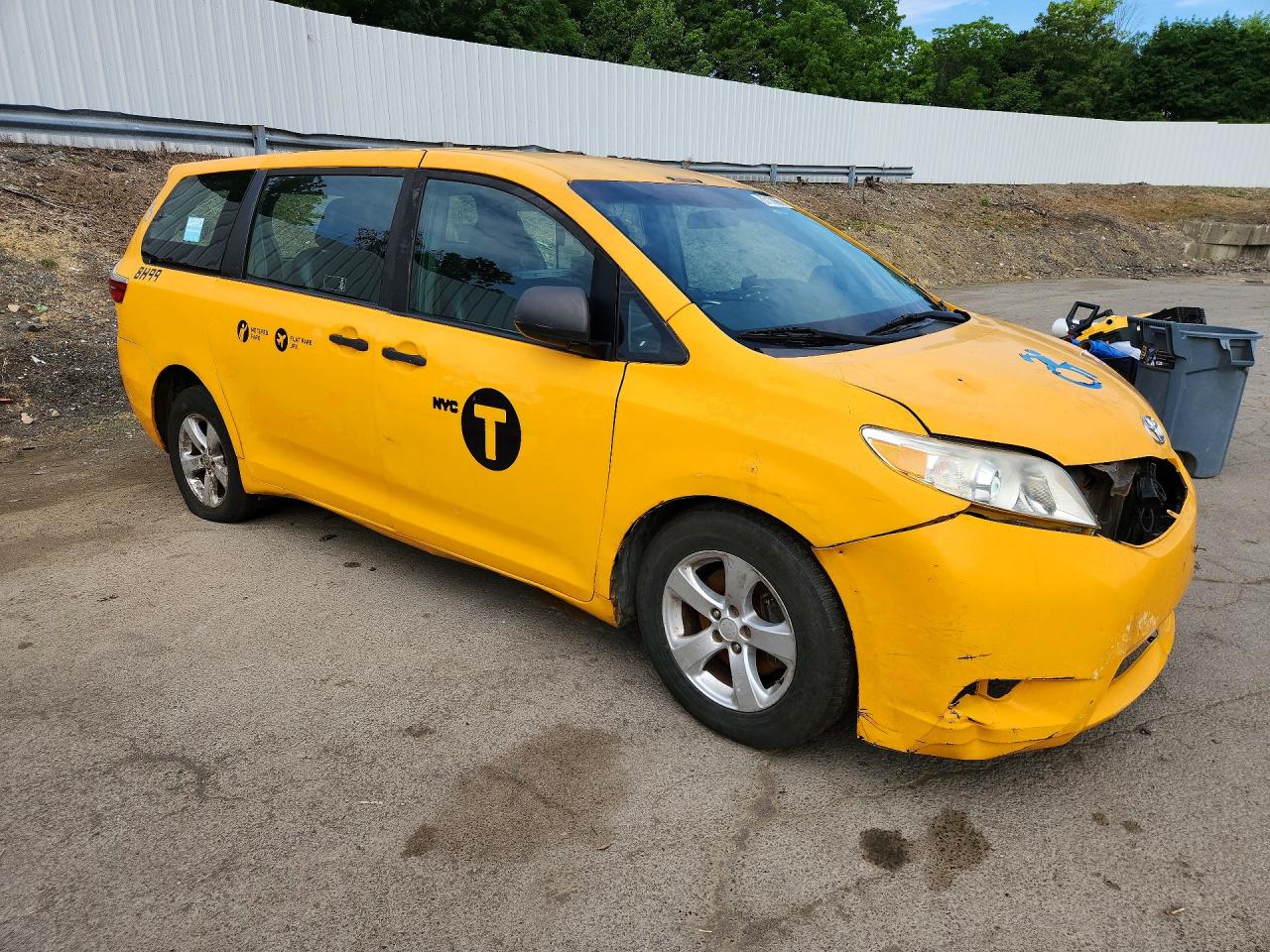 2017 TOYOTA SIENNA