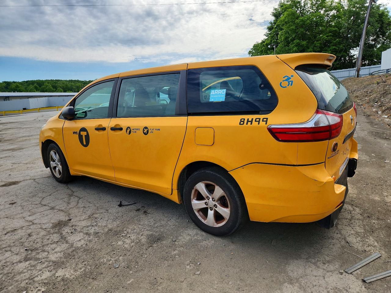 2017 TOYOTA SIENNA
