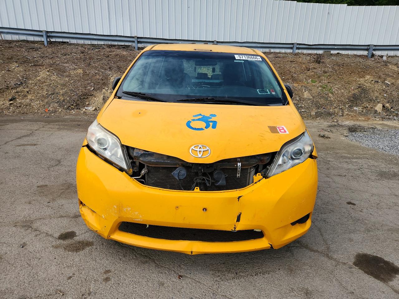 2017 TOYOTA SIENNA