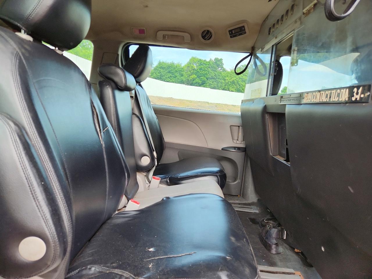 2017 TOYOTA SIENNA