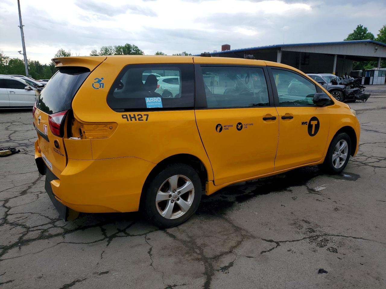 2017 TOYOTA SIENNA