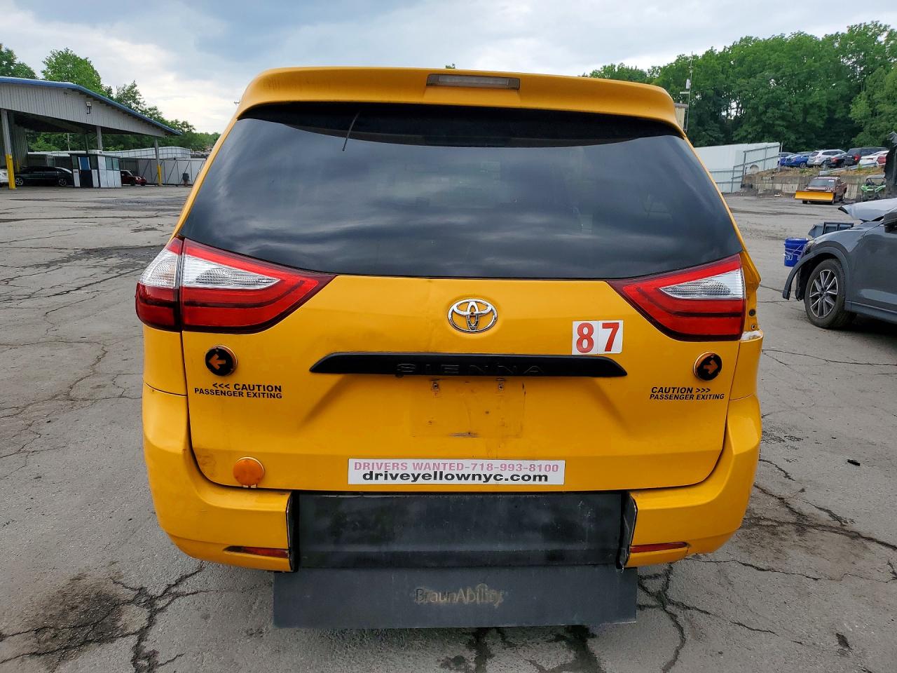 2017 TOYOTA SIENNA
