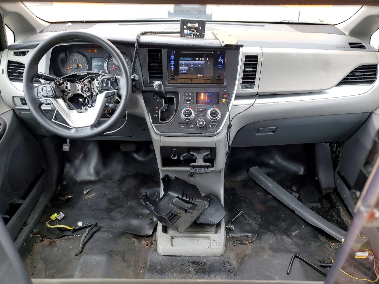 2017 TOYOTA SIENNA