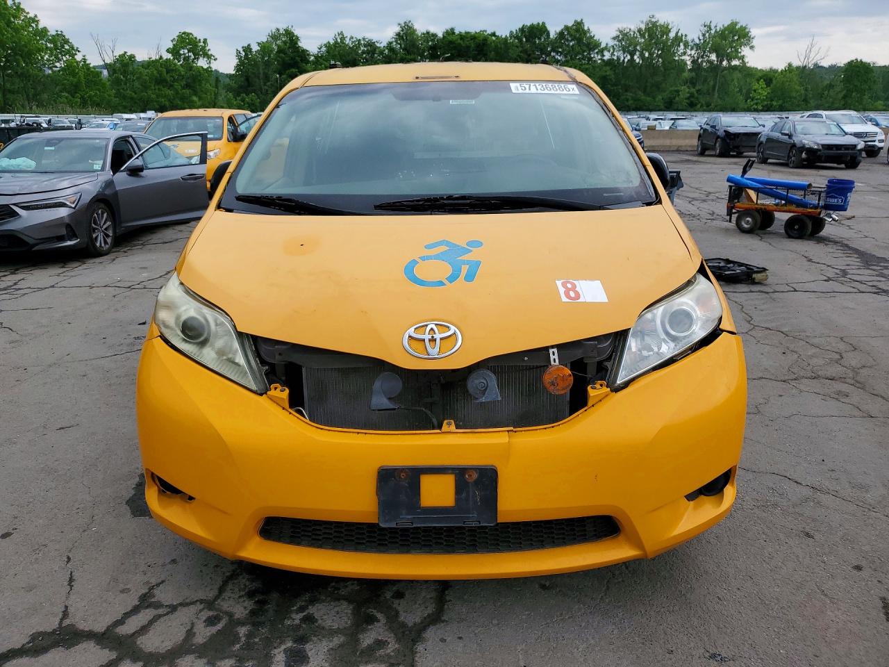2017 TOYOTA SIENNA