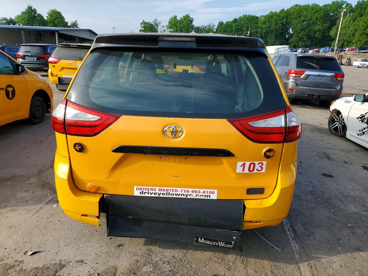 2016 TOYOTA SIENNA