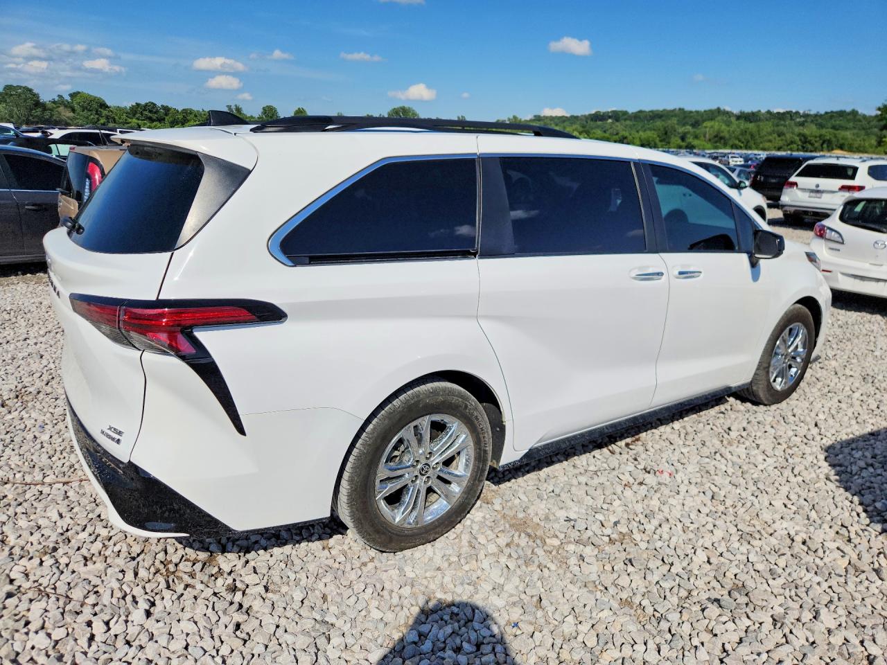 2022 TOYOTA SIENNA