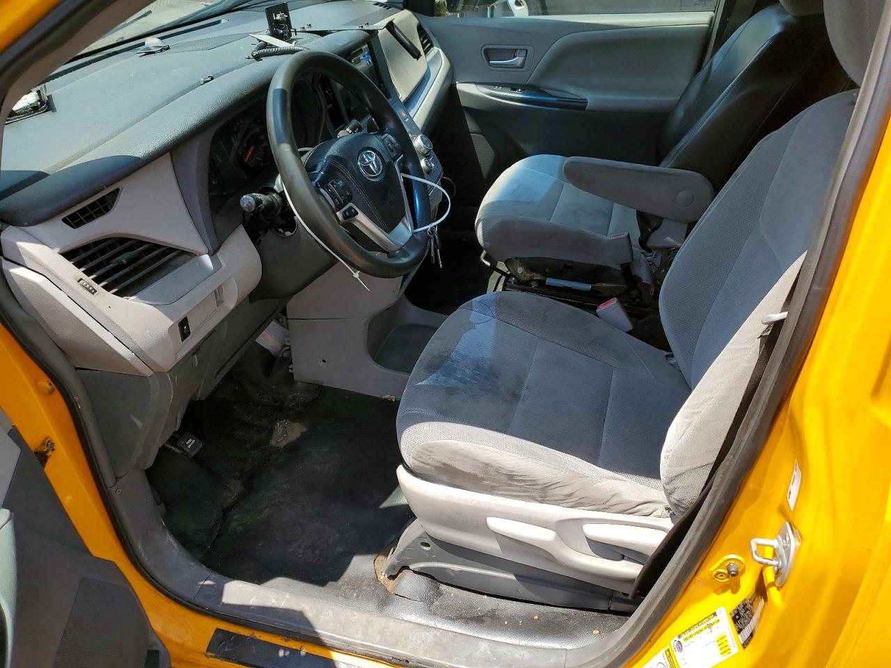 2017 TOYOTA SIENNA