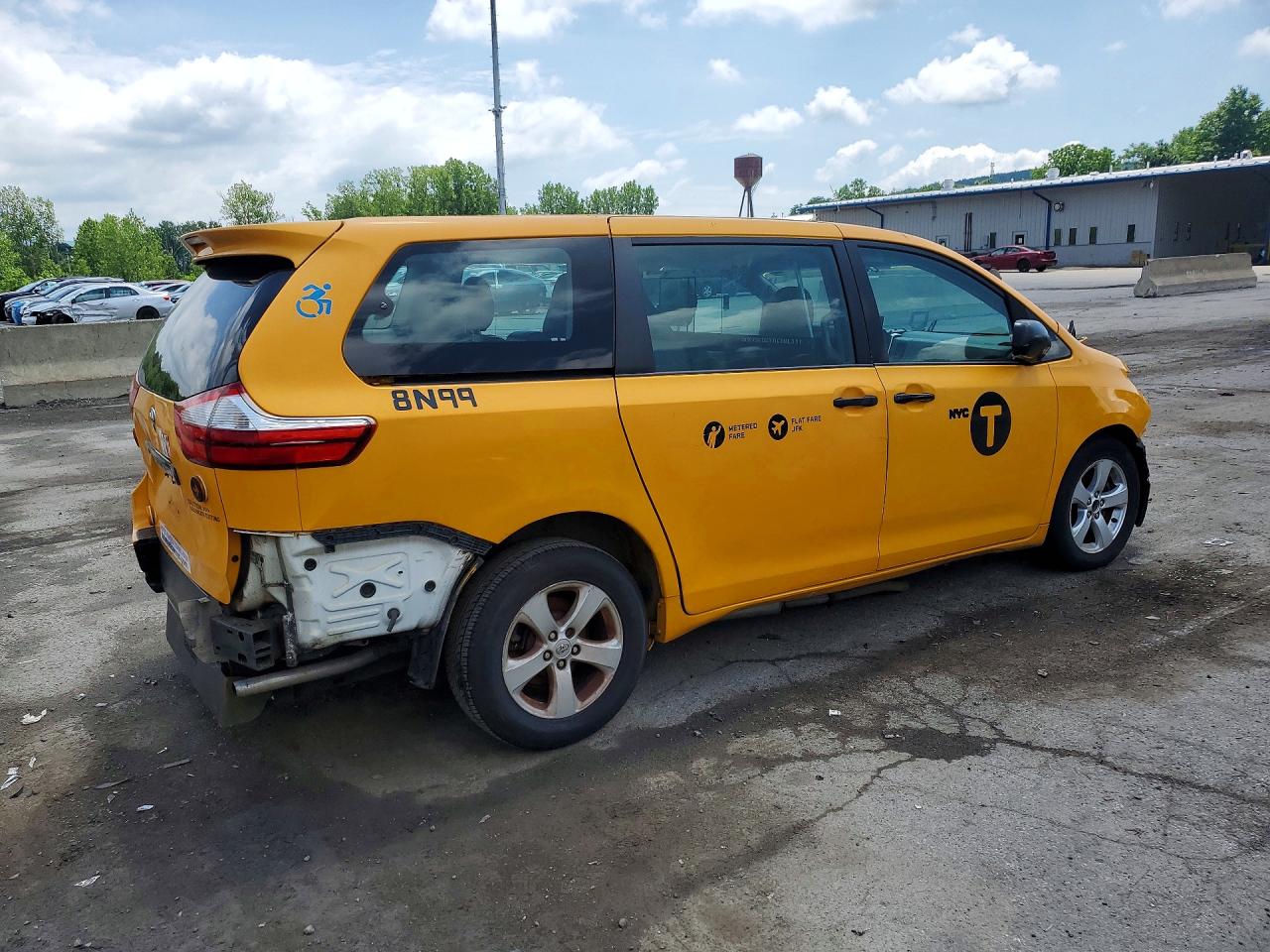 2017 TOYOTA SIENNA