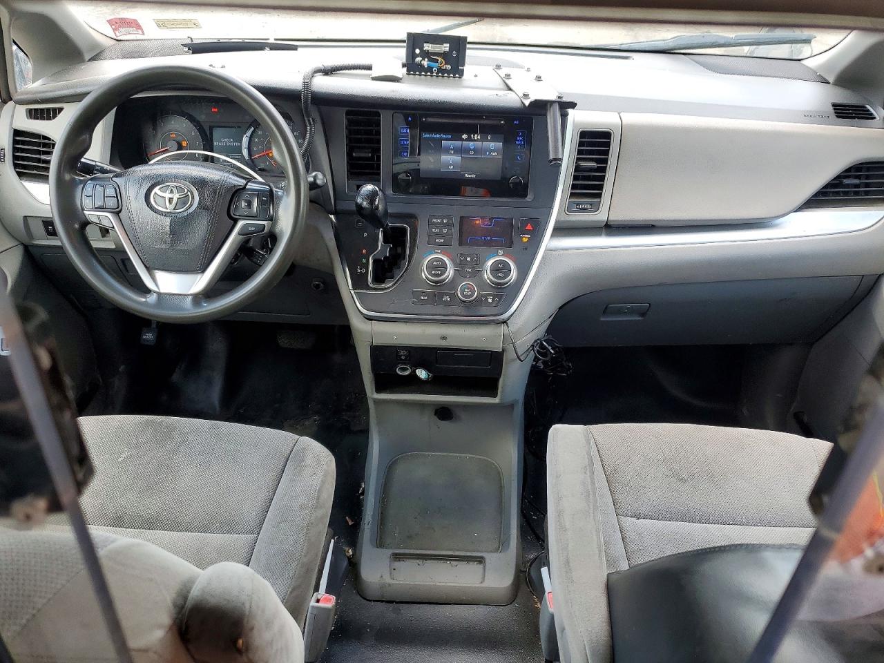 2017 TOYOTA SIENNA
