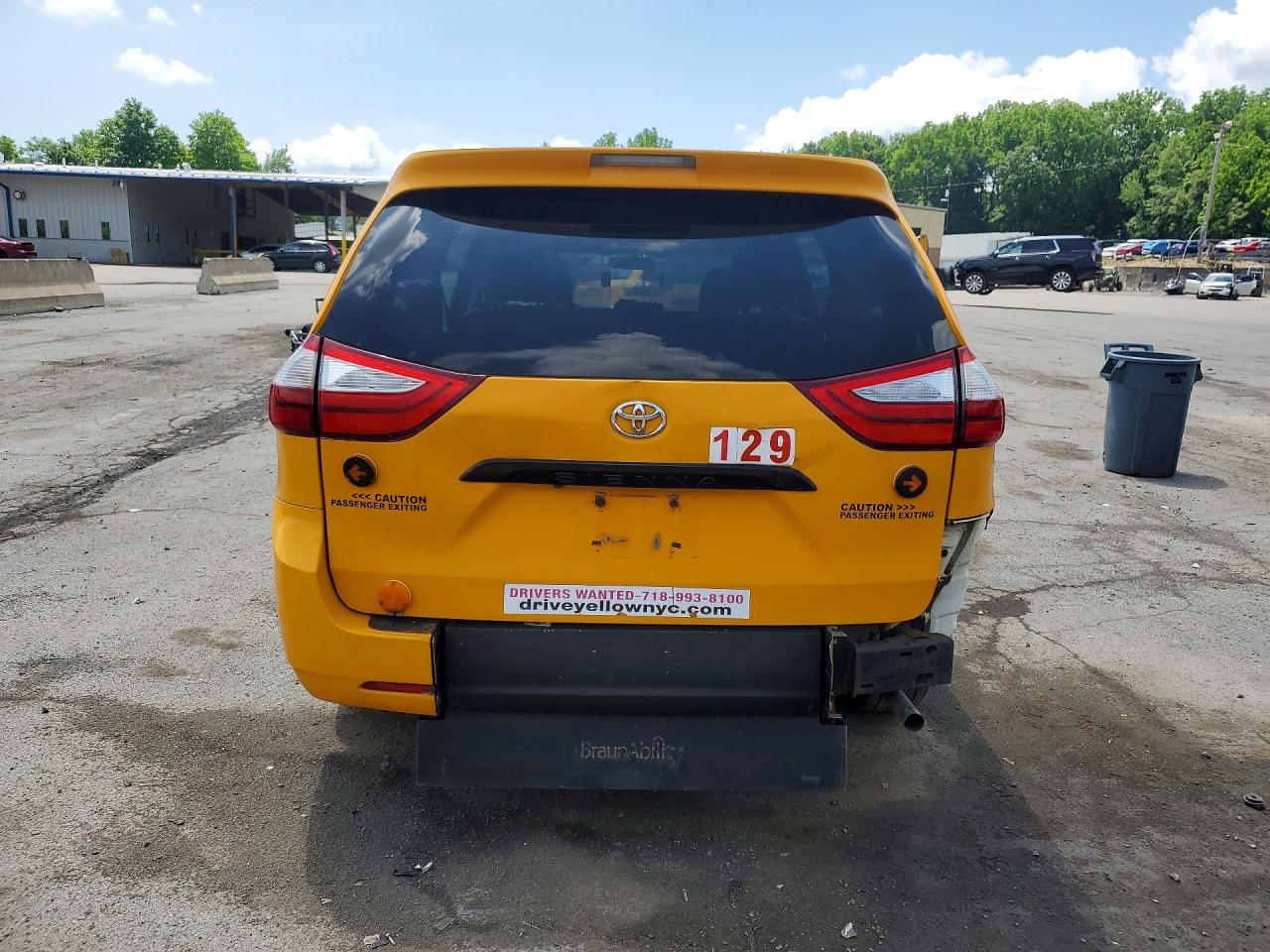 2017 TOYOTA SIENNA