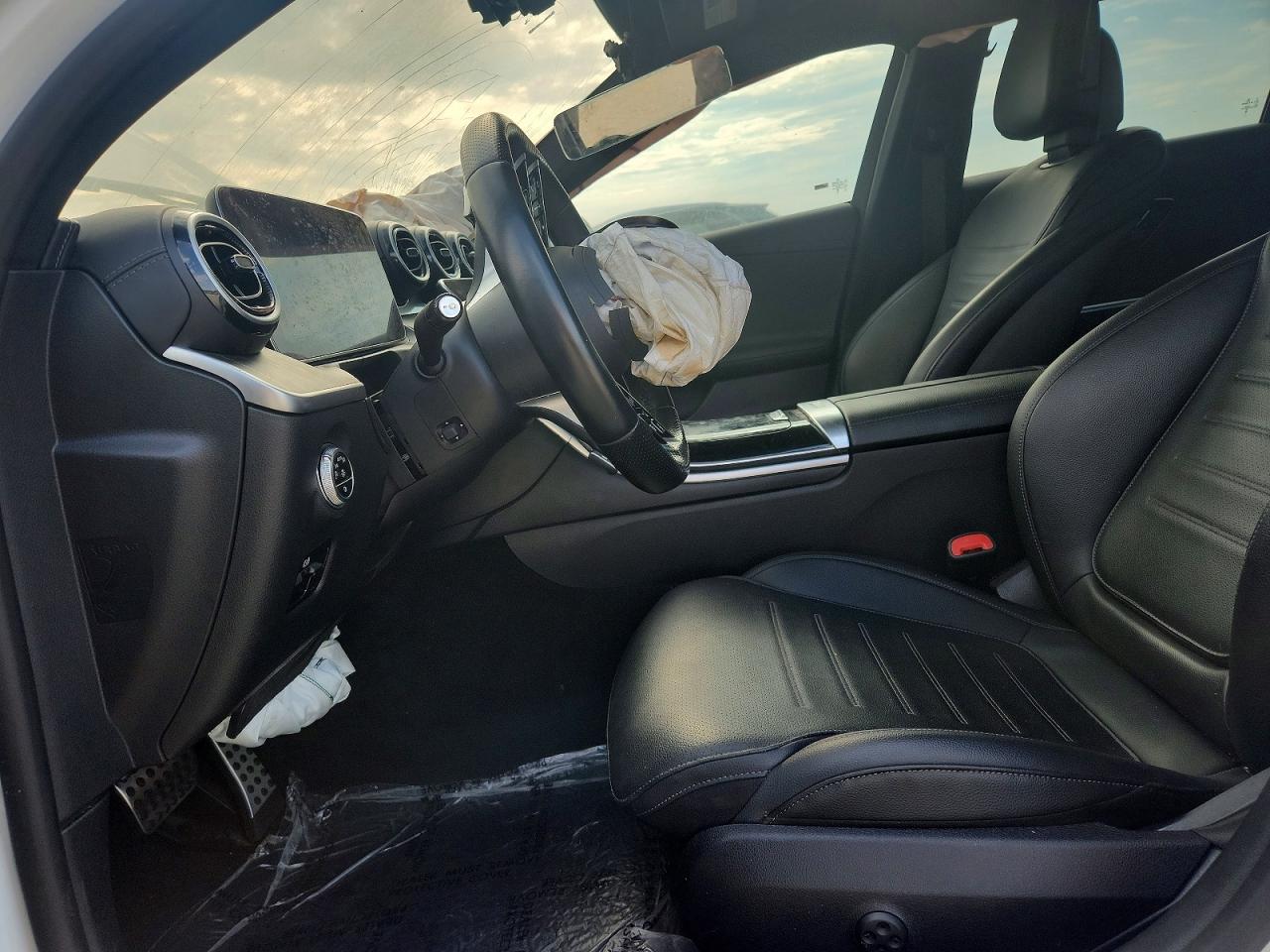 2023 MERCEDES-BENZ C-CLASS