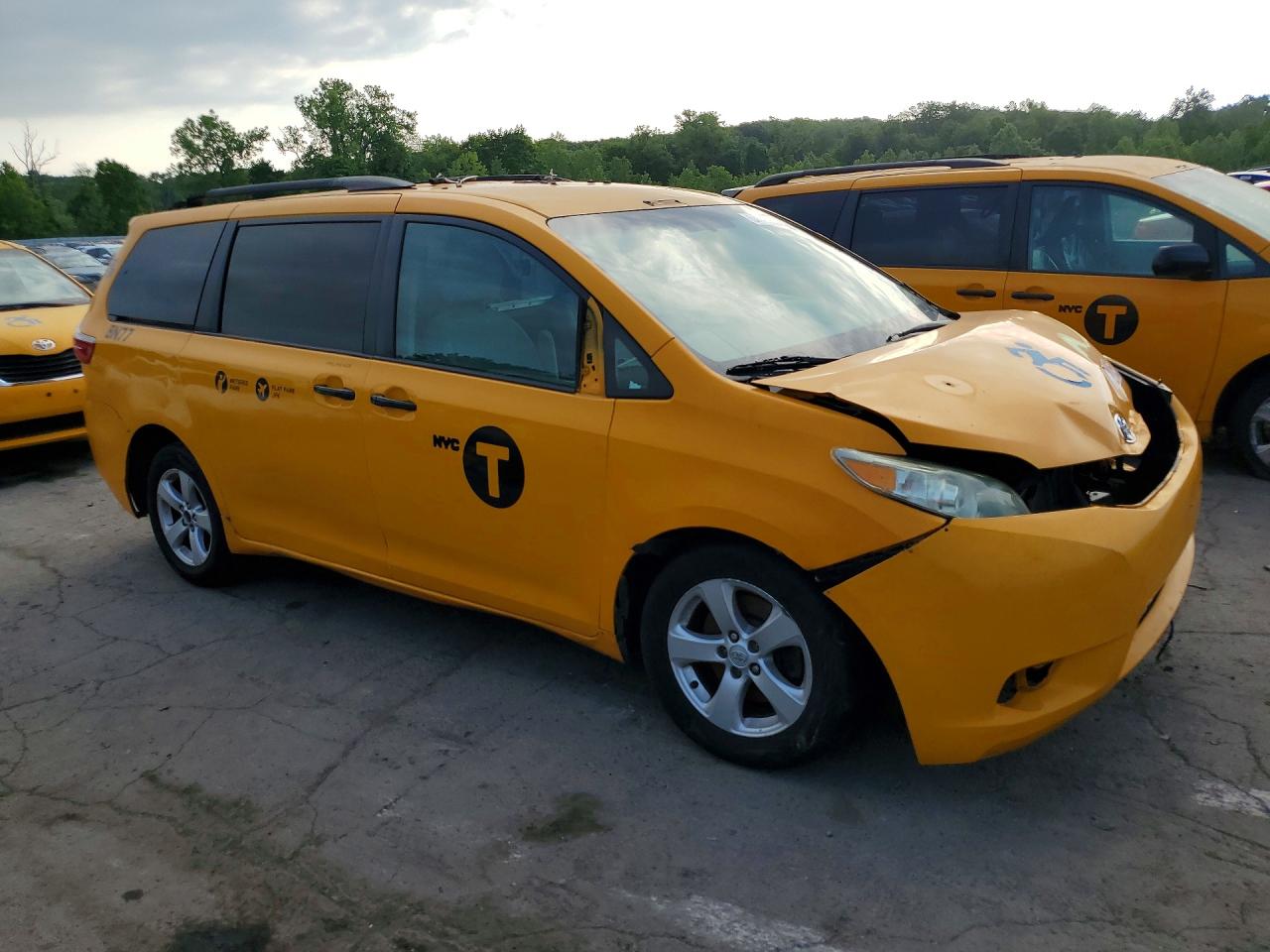 2017 TOYOTA SIENNA